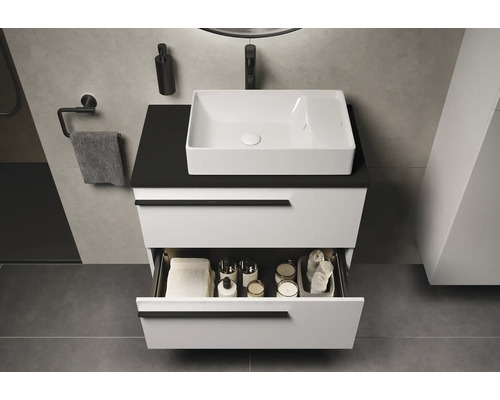 Waschtischunterschrank mit offenem Schubfach im Badezimmer