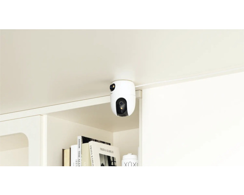 Überwachungskamera an der Decke montiert