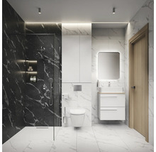 Modernes Badezimmer mit Dusche, Toilette, Waschbeckenunterschrank und Spiegel