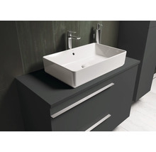 Waschtischunterschrank mit Aufsatzwaschbecken und Armatur im Badezimmer