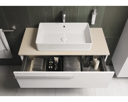 Modernes Badezimmer mit rechteckigem Aufsatzwaschbecken, Waschtisch und offener Schublade
