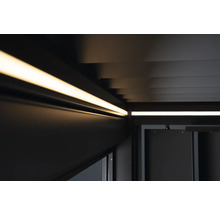 Detailaufnahme einer Pergola mit integrierter Beleuchtung