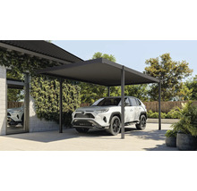 Modernes Carport mit Auto auf einer gepflasterten Auffahrt