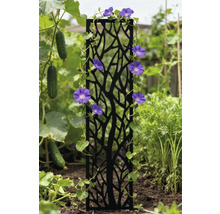 Dekorative Rankhilfe mit blühenden Kletterpflanzen im Garten.