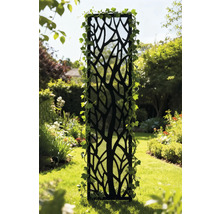 Dekorative Gartentrennwand mit Pflanzenmuster, die in einem grünen Garten steht.