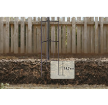 Pflanzstütze mit Betonfundament im Garten, 18,5 Zentimeter Tiefe