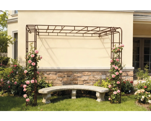 Garten mit Rosenbogen, Kletterrosen und Steinbank