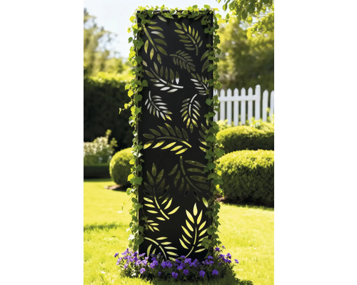 Dekorative Gartensäule mit Blätterdesign und Kletterpflanzen