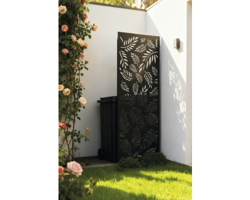 Mülltonnenbox mit Blättermuster im Garten