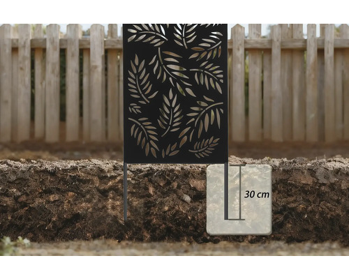 Dekorative Gartenelemente mit Blattmuster und Installationshinweis für 30 Zentimeter Tiefe