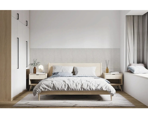 Schlafzimmer mit Doppelbett, Nachttischen und Kleiderschrank