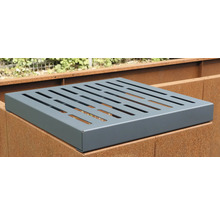 Metallabdeckung mit Schlitzen für ein Hochbeet