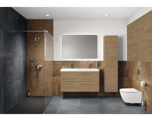 Modernes Badezimmer mit Dusche, Waschtisch, Spiegel und Toilette in Holzoptik