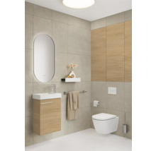 Modernes Badezimmer mit Waschtisch, Spiegel, Toilette und Handtuchhalter