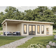 Holzgartenhaus mit Terrasse, Fenstern und Doppeltür im Garten