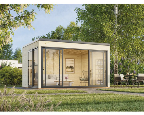 Modernes Gartenhaus mit großen Glasfronten und Terrasse im Grünen.