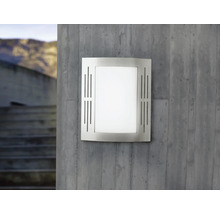 Rechteckige Wandleuchte aus Metall für den Außenbereich an einer Betonwand