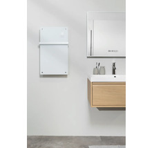 Modernes Badezimmer mit Heizkörper, Spiegelschrank und Waschtischunterschrank