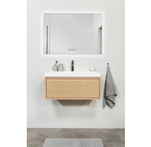 Badezimmer mit Waschtischunterschrank, Aufsatzwaschbecken und Spiegel