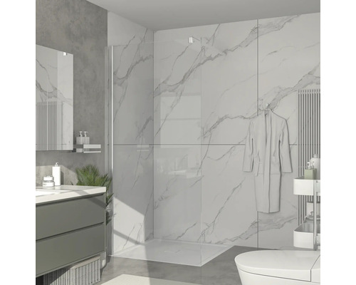 Modernes Badezimmer mit ebenerdiger Dusche, Waschbeckenunterschrank und Marmorwand