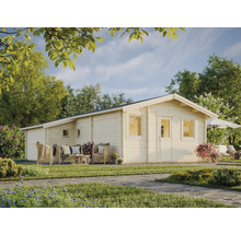 Außenansicht eines Holzhauses mit Terrasse und Gartenmöbeln