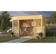Holzpavillon mit Kunstatelier im Garten mit Liegestuhl und Pflanzen