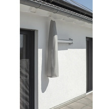 Markise mit Schutzhülle an Hauswand montiert