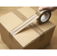 Verpackungskarton verschlossen mit Packband