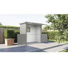 Metall Gerätehaus mit geöffneten Türen und Fenster im Garten