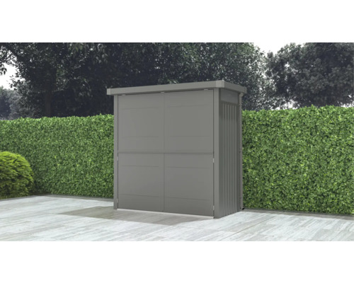 Gerätehaus aus Metall im Garten