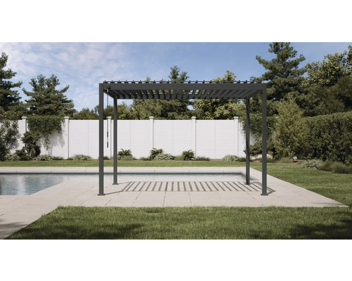 Pergola im Garten mit Pool