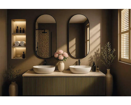 Modernes Badezimmer mit Doppelwaschtisch, Spiegeln und Regalen