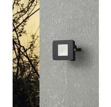 Quadratischer LED-Außenstrahler zur Wandmontage