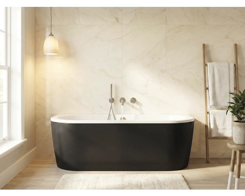 Badezimmer mit freistehender Badewanne, Handtuchleiter und Fenster für Tageslicht