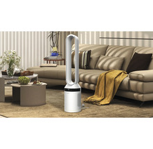 Turmventilator in einem Wohnzimmer mit Couchtisch und Sofa