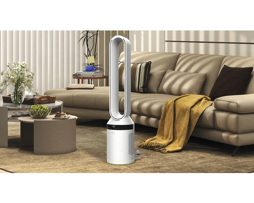 Turmventilator in einem Wohnzimmer mit Couchtisch und Sofa