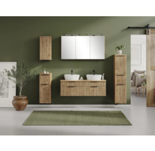 Badezimmermöbel-Set aus hellem Holz mit Lamellenstruktur, bestehend aus Doppelwaschtisch, zwei Aufsatzbecken, Spiegelschrank und Beistellschränken.