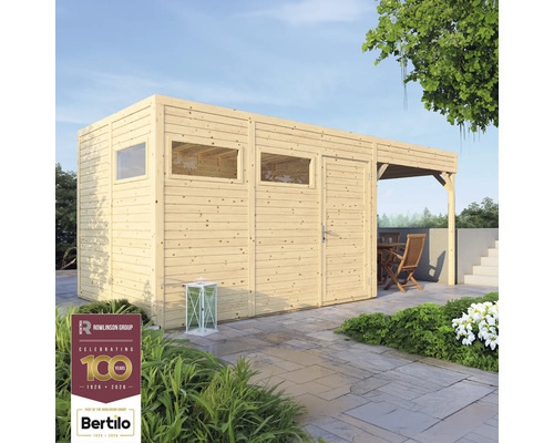 Gartenhaus aus Holz mit Fenstern und überdachter Terrasse mit Gartenmöbeln