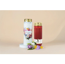 Zwei Grablichter mit Blumenschmuck