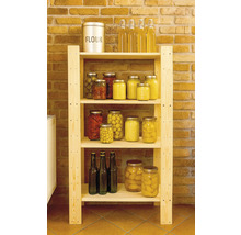 Holzregal mit Konserven, Flaschen und einem Behälter mit der Aufschrift Mehl