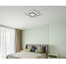 Schlafzimmer mit quadratischer LED Deckenleuchte