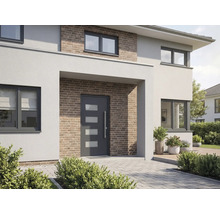 Modernes Haus mit Haustür, Fenstern und Backsteinfassade