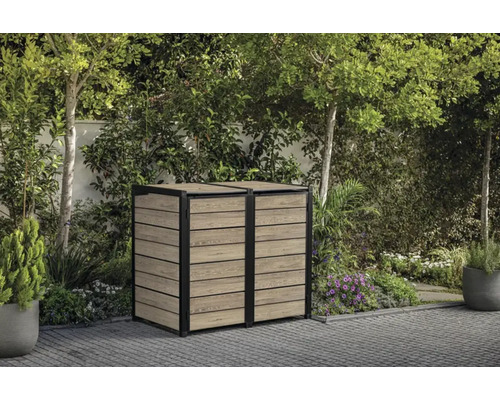 Mülltonnenbox mit Holzverkleidung im Garten