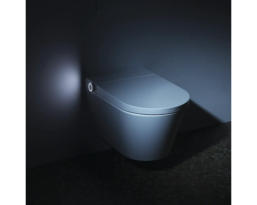 Wand-WC mit integriertem beleuchtetem Nachtlicht an der Seite, modernes minimalistisches Design.