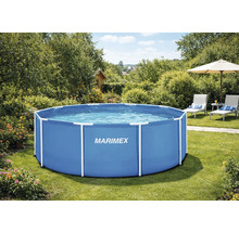 Runder Marimex Aufstellpool mit weißem Metallrahmen und blauer Folie in einem sonnigen Garten mit Rasen und Liegestühlen.