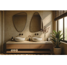 Modernes Badezimmer mit Doppelwaschtisch, zwei gemusterten Aufsatzbecken, schwarzen Wandarmaturen und zwei großen asymmetrischen Spiegeln.