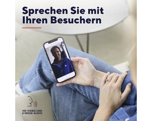 Kommunikation mit Besuchern über eine Video-Türklingel-App auf einem Smartphone mit High Definition Video und Zwei-Wege-Audio.