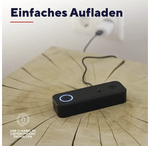 Schwarze Türklingel wird über ein USB-C-Kabel aufgeladen. USB-C-Kabel im Lieferumfang enthalten.