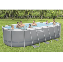 Bestway Steel Pro Max Ovalpool mit Stahlrahmen im Garten mit einer Familie beim Schwimmen.