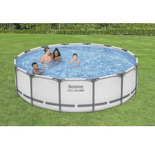 Runder Bestway Steel Pro MAX Frame Pool im Garten mit einer vierköpfigen Familie im Wasser auf einer Rasenfläche.